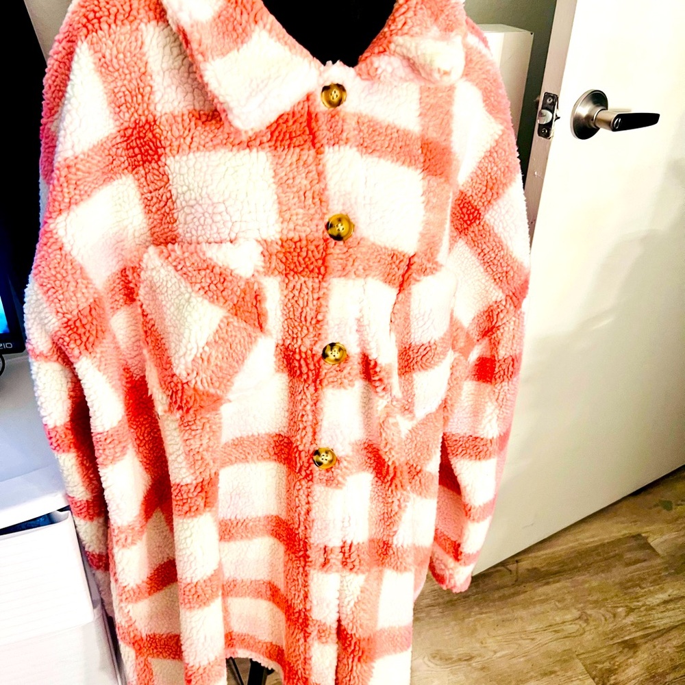 Misguided Plus size Teddy jacket in check print multi pink